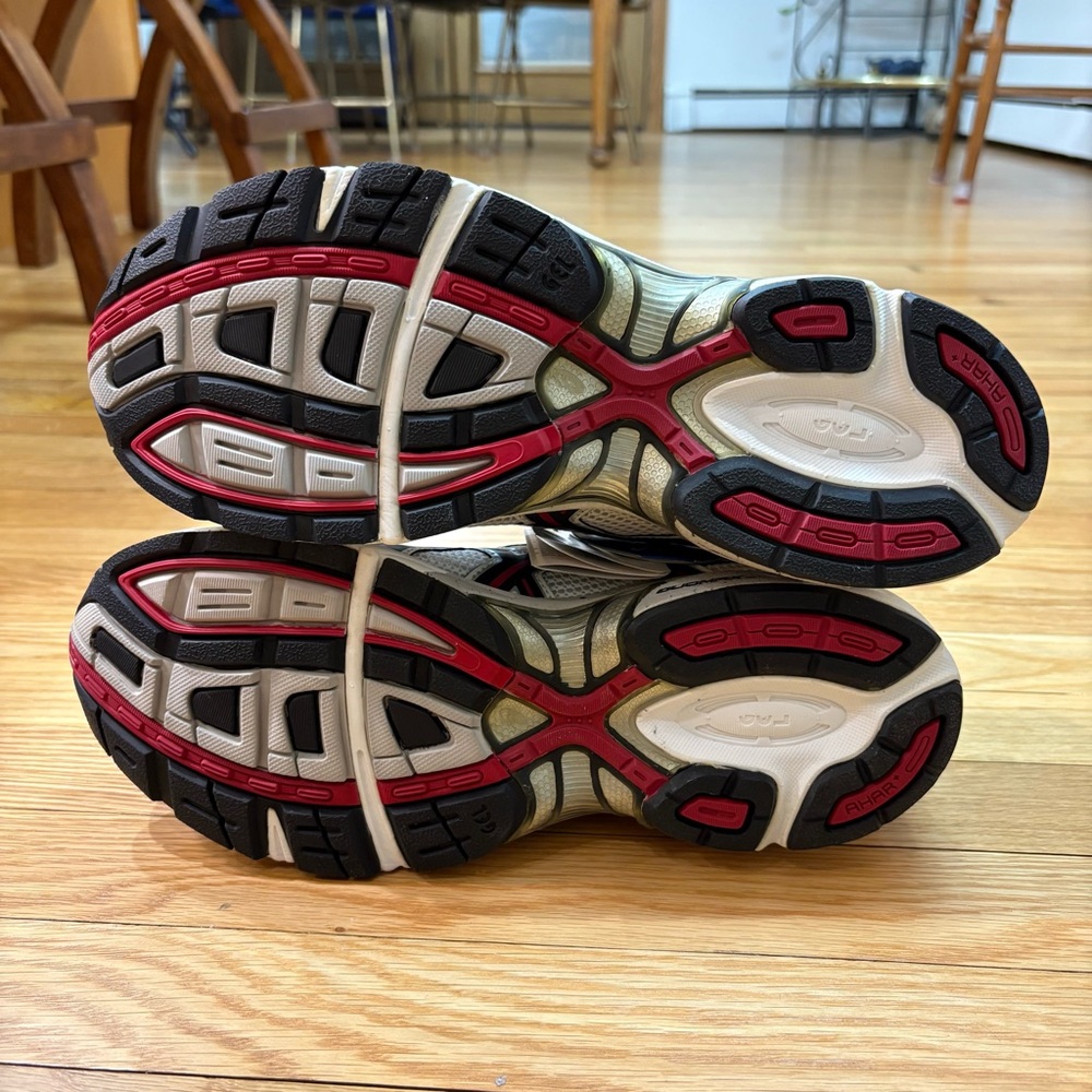 NWT!  Vintage ASICS Gel-1130 in white, red, and black.  Size 11. No box. - Picture 5 of 6